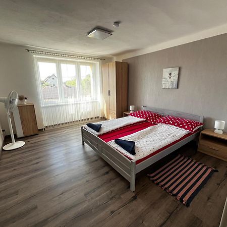 Apartmany Polepy Buitenkant foto